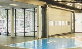 Industrial Space - Former Garage - Paris 11th Arrondissement - Image 1