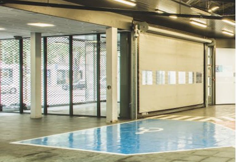 Industrial Space - Former Garage - Paris 11th Arrondissement - Image 1