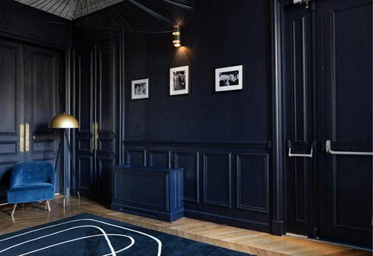 Haussmannian showroom near the Arc de Triomphe - Image 2