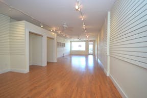 Perfect Retail Space in the Heart of East Hampton - Image 3