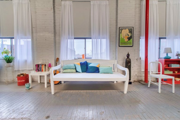 Huge Minimalist Warehouse Loft - Image 4