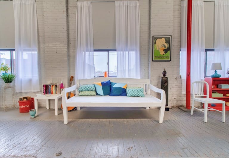 Huge Minimalist Warehouse Loft - Image 4