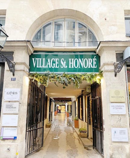 Rue Saint-Honoré Pop Up Boutique - Image 3