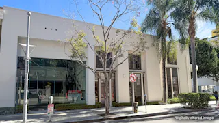 Prime Beverly Hills Pop Up Space Steps from Rodeo Drive - Image 1