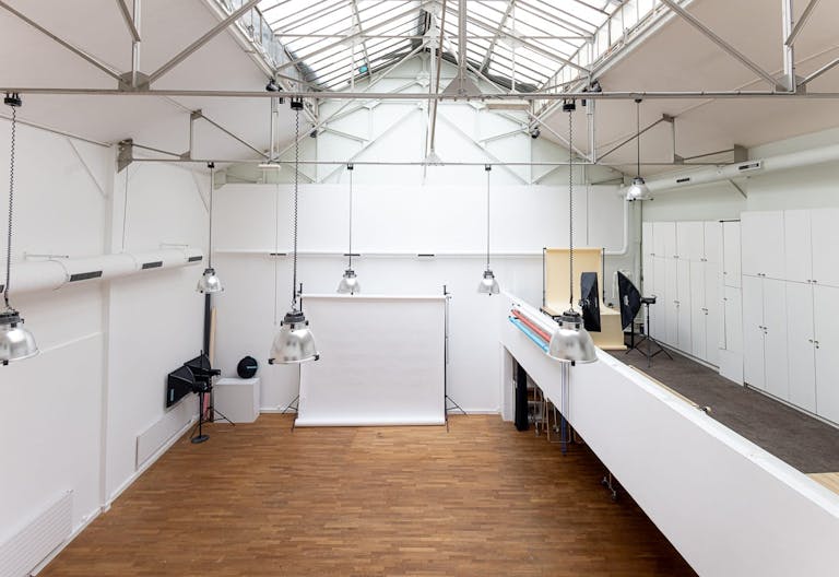 modern and welcoming showroom in the heart of Paris - Image 0