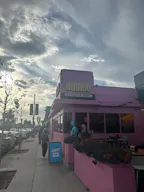 Prime corner space on Melrose - best pop up space in LA. - Image 5