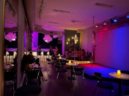 Bar and Lounge - Image 5