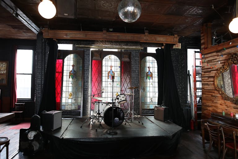 Vintage Restaurant Space - Image 1