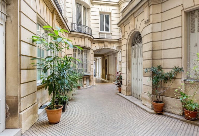 Haut Marais event Showroom - Image 4