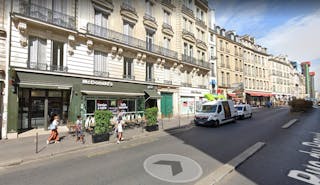 Prime Location Boutique Shop Rue du Renard - Image 1
