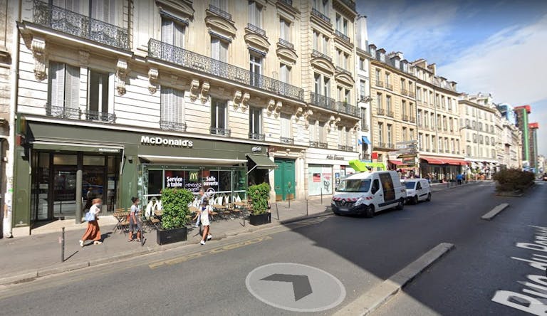 Prime Location Boutique Shop Rue du Renard - Image 1