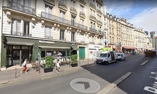 Prime Location Boutique Shop Rue du Renard - Image 1