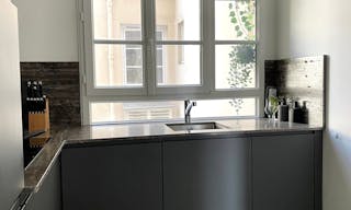 Bel appartement Haussmanien, alliant modernit� et cachet de l'ancien - Image 13