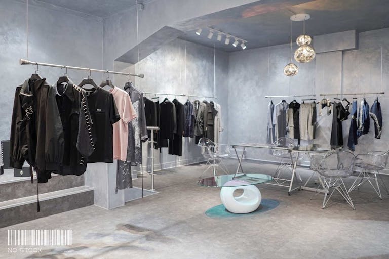 boutique next to place des Vosges - Image 1