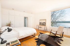 Expansive Contemporary Minimalism in Nature - Image 3