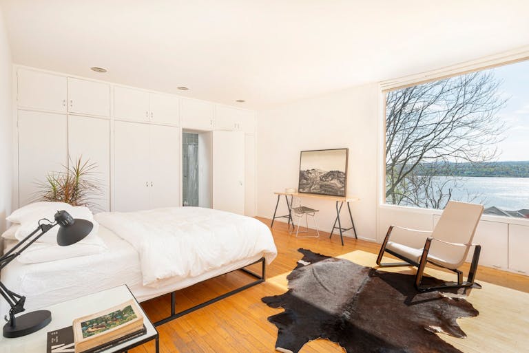 Expansive Contemporary Minimalism in Nature - Image 3