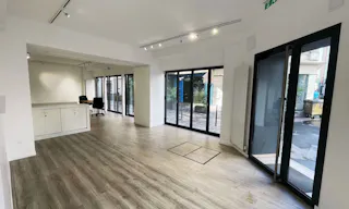 Elegant Space in Le Marais - Image 3
