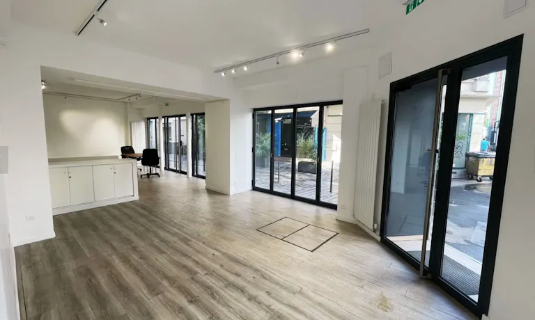 Elegant Space in Le Marais - Image 3