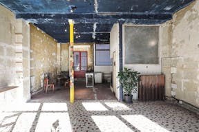 Superbe boutique devanture d'�poque, murs bruts - Image 6