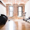 Stunning Dumbo Studio: Natural Light, Brooklyn Bridge Nearby, Full Equipment & Services!
