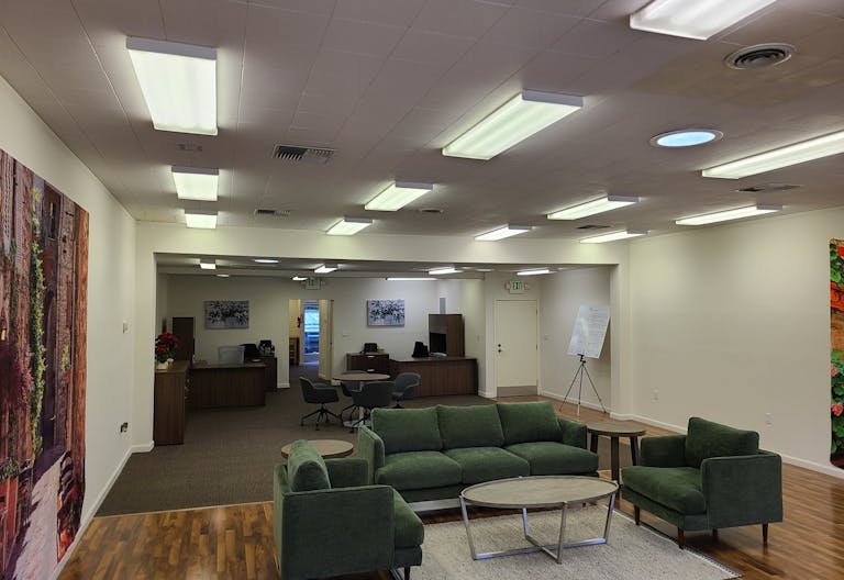 Excellent Show Room Space Near Downtown Mountain View - Image 2