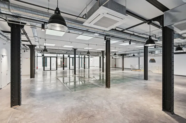 Wonderful Space in the 1st Arrondissement near Saint-Honor� - Image 2