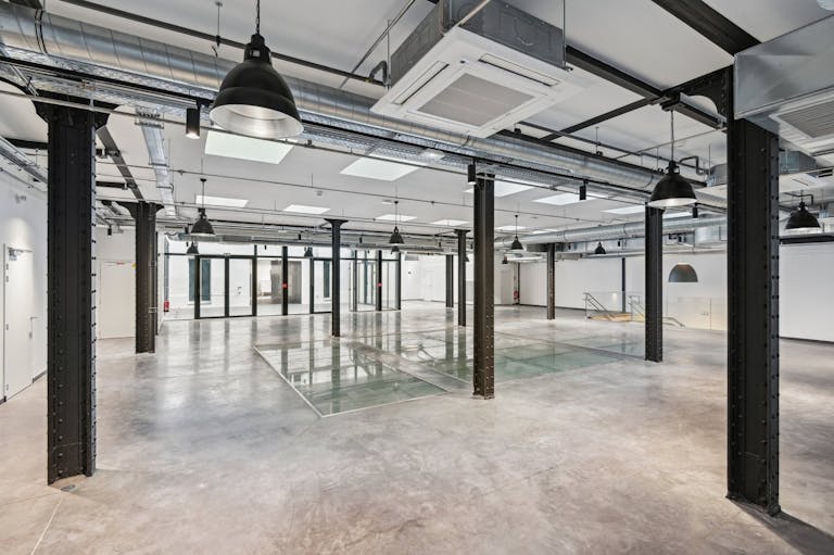 Wonderful Space in the 1st Arrondissement near Saint-Honor� - Image 2