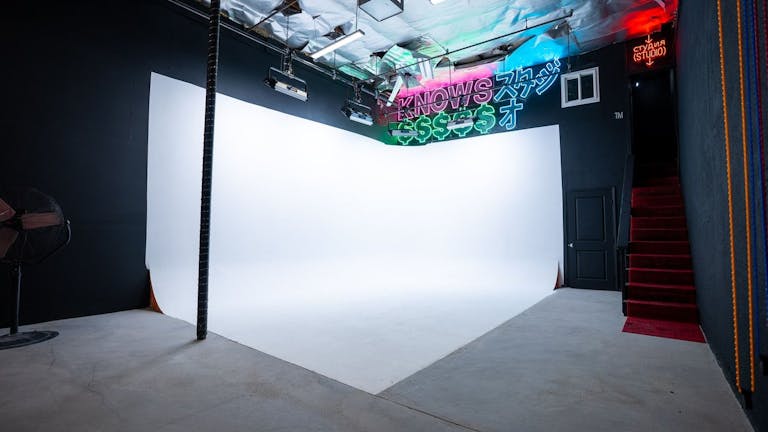 CYC Wall ground North Hollywood film studio green screen tech blue backdrops - Image 0