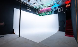 CYC Wall ground North Hollywood film studio green screen tech blue backdrops - Image 0