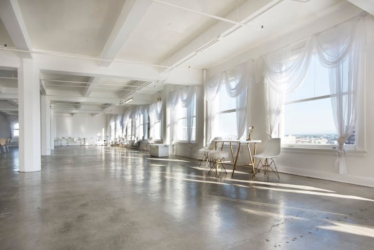 DTLA Skyline View Penthouse - Image 3