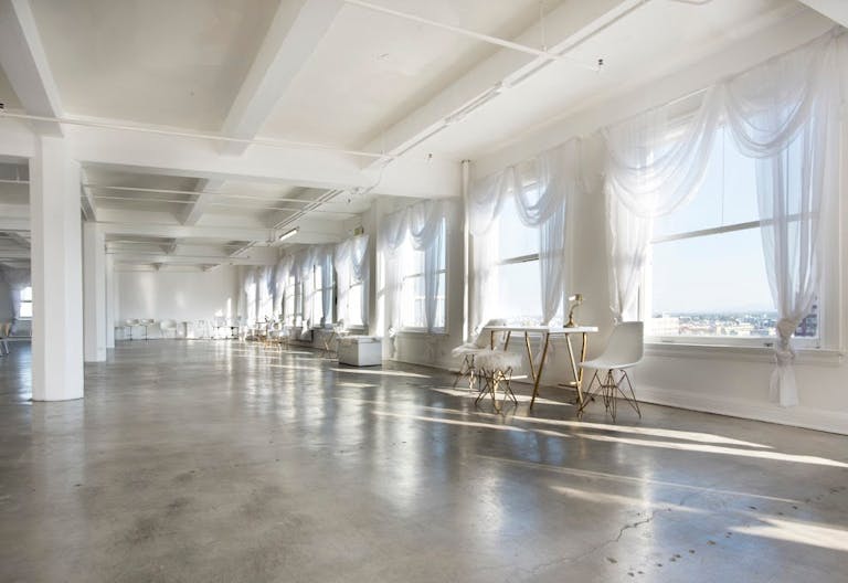 DTLA Skyline View Penthouse - Image 3