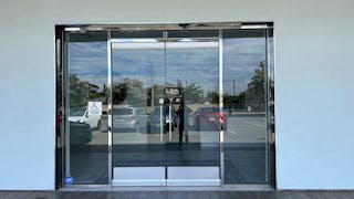Empty Medical Office Space with Huge and Beautiful Reception Area. - Image 6