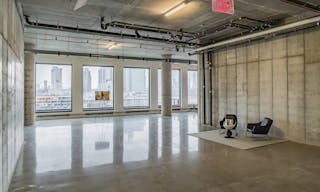 Amazing Showroom in Williamsburg - Image 7