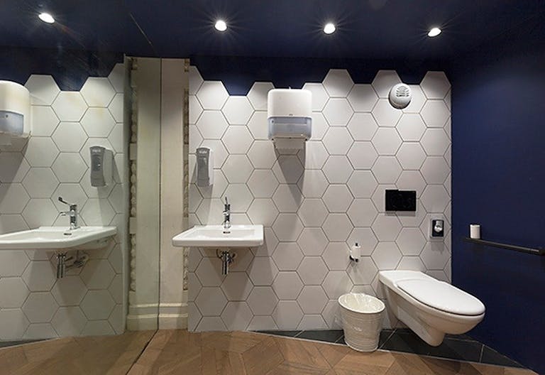 Chic Boutique in the downtown of Toulouse - Image 4