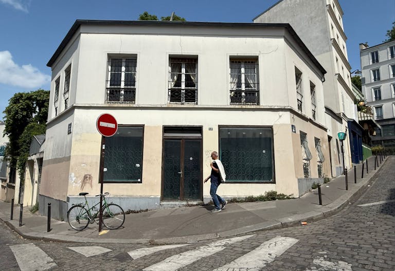 Butte Montmartre - excellente visibilté et flux de passants constant - entre 20 et 150 m2 - Image 0
