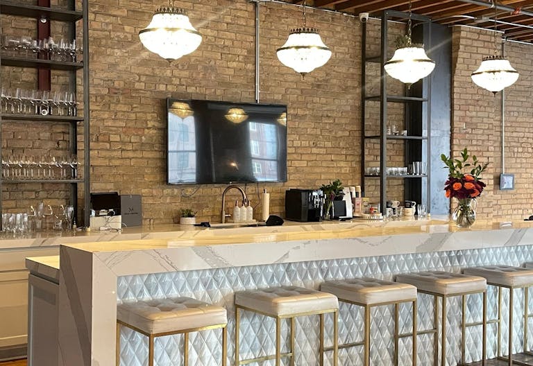 Historic North Loop Brownstone Loft with Rooftop Space - Image 2