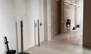 Atypical design gallery & shooting space in the Marais - Image 12