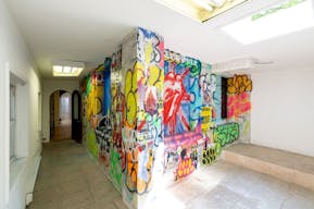 Versatile Creative Hub: Uncover Potential in this UWS Gem - Image 1