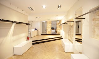 Pop-Up Store in Le Marais Saint-Paul - Image 1