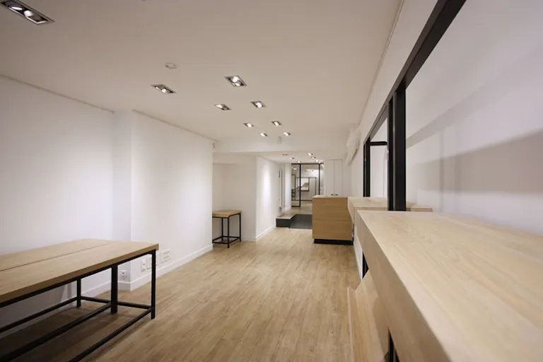 White box Pop Up Boutique Rue Debelleyme - Image 3