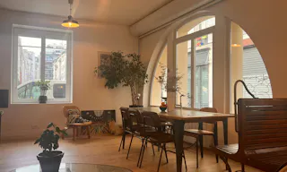 Jolie boutique avec deco soign�e et mobilier sympa a louer - Image 1