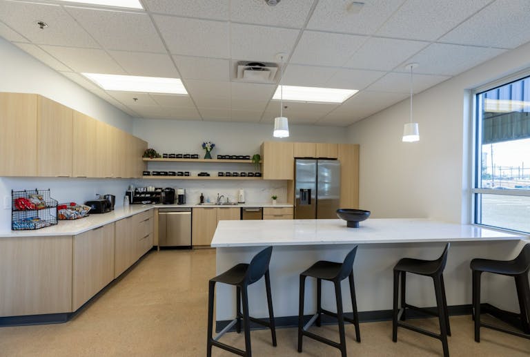 All-in-one workspace in Denver - Image 2