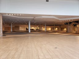 Minimal yet elegant space - NE Grand Rapids Retail Space - Image 5