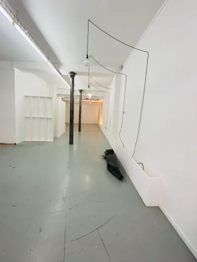 pop up store, vast and bright Haut Marais Paris - Image 1