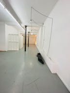 pop up store, vast and bright Haut Marais Paris - Image 1