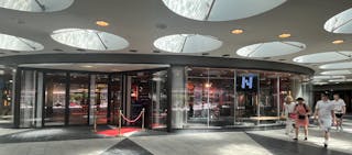 Pop-up at Plattan: 70,000 daily passersby. - Image 4