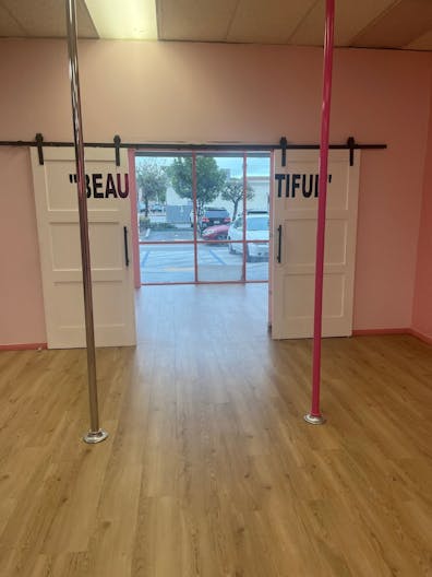 Event Space in Inglewood for all types of occasions - Image 1