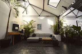 Studio photo, showroom - Image 1