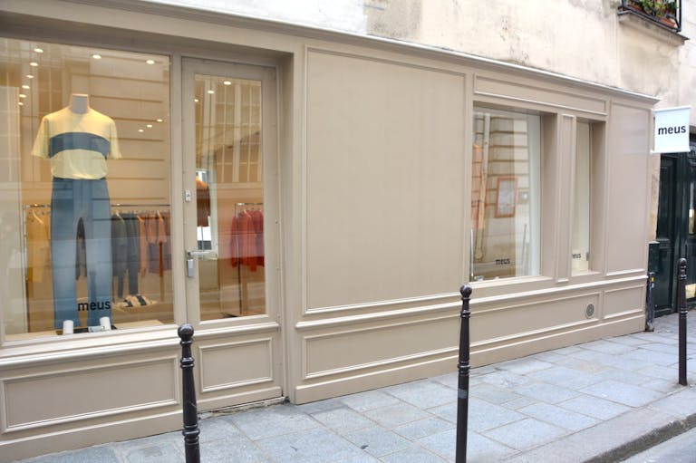 Boutique white box dans le coeur du Marais - Image 0