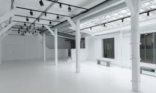 Showroom confidentiel 200 m² à Paris 11e - Image 2